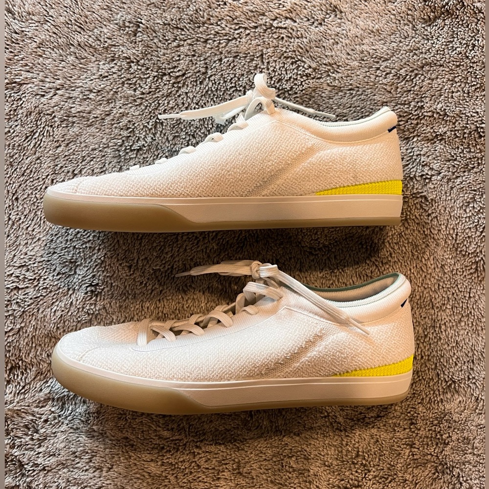 NWT! Retired Rothy’s lace up sneakers - size 13